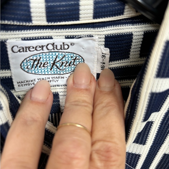 Vintage Men’s 1970’s geometric dress shirt - Picture 4 of 12